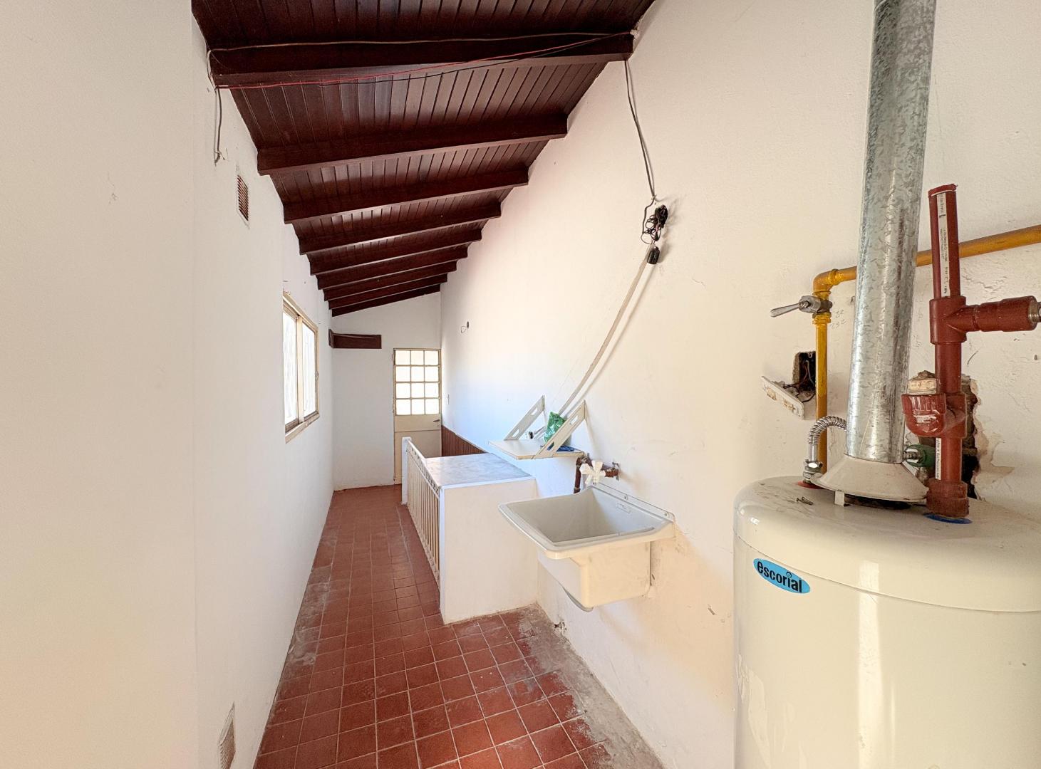 Foto de Casa 5 ambientes en alquiler en San Miguel, imagen 2