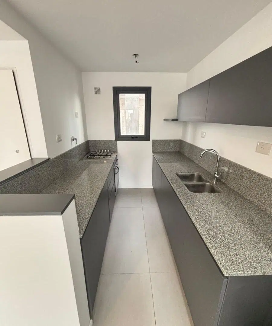 Triplex 100 m2 en venta en Coghlan 4