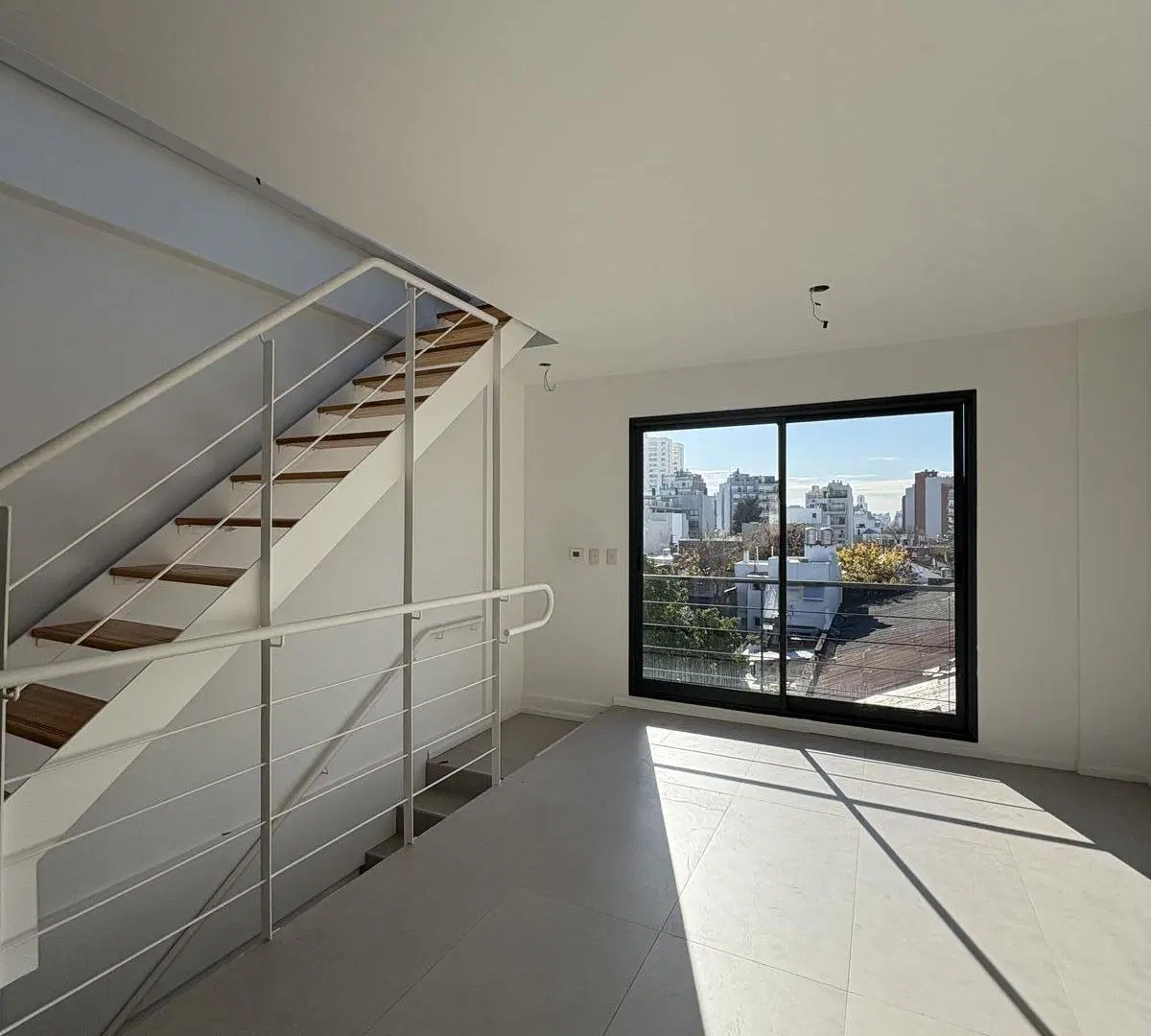 Triplex 100 m2 en venta en Coghlan 2