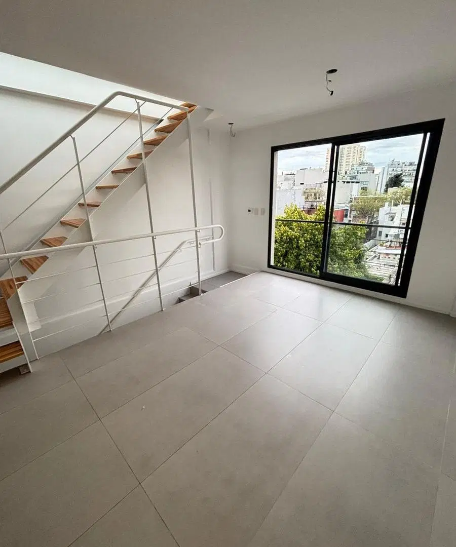 Triplex 100 m2 en venta en Coghlan 3
