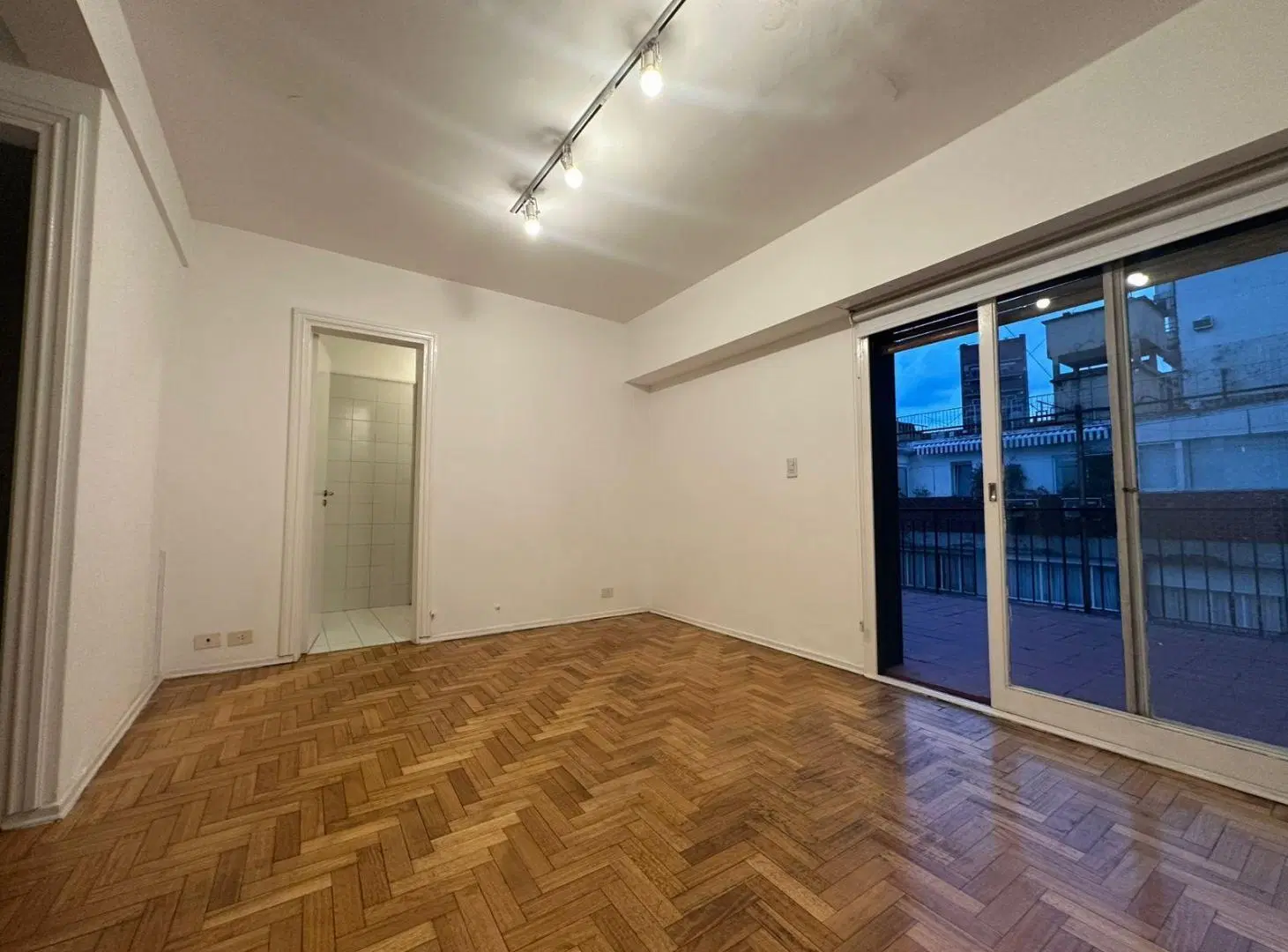 Departamento con terraza 2 ambientes en venta en Palermo 5