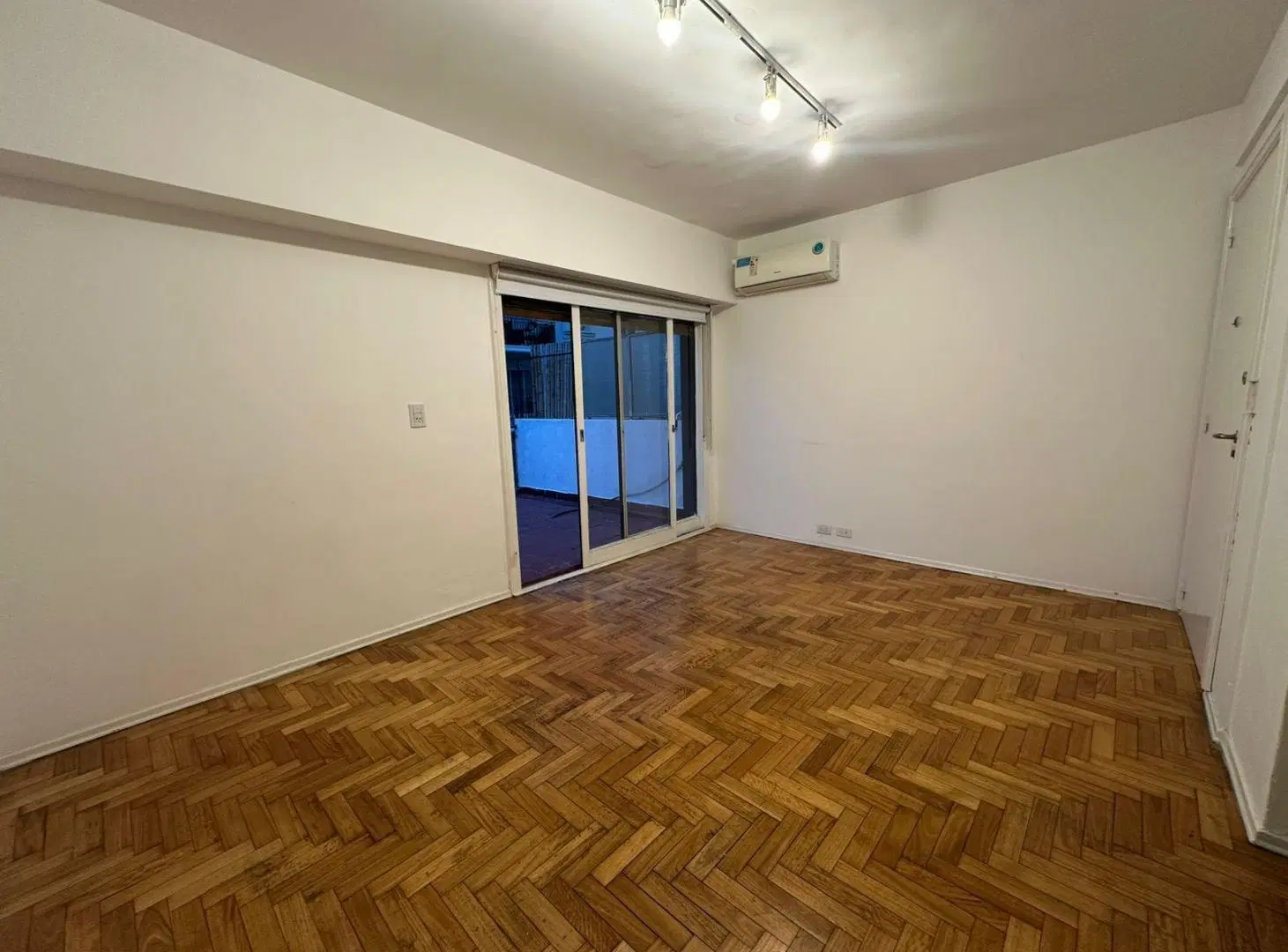 Departamento con terraza 2 ambientes en venta en Palermo 4