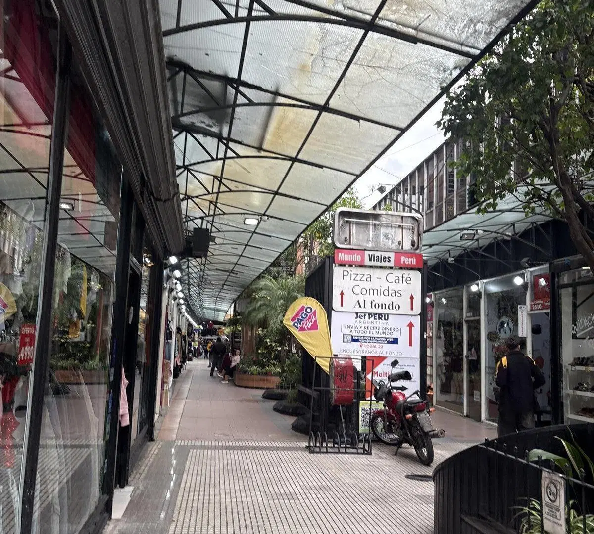 Local Comercial en Paseo Imperial Once 4