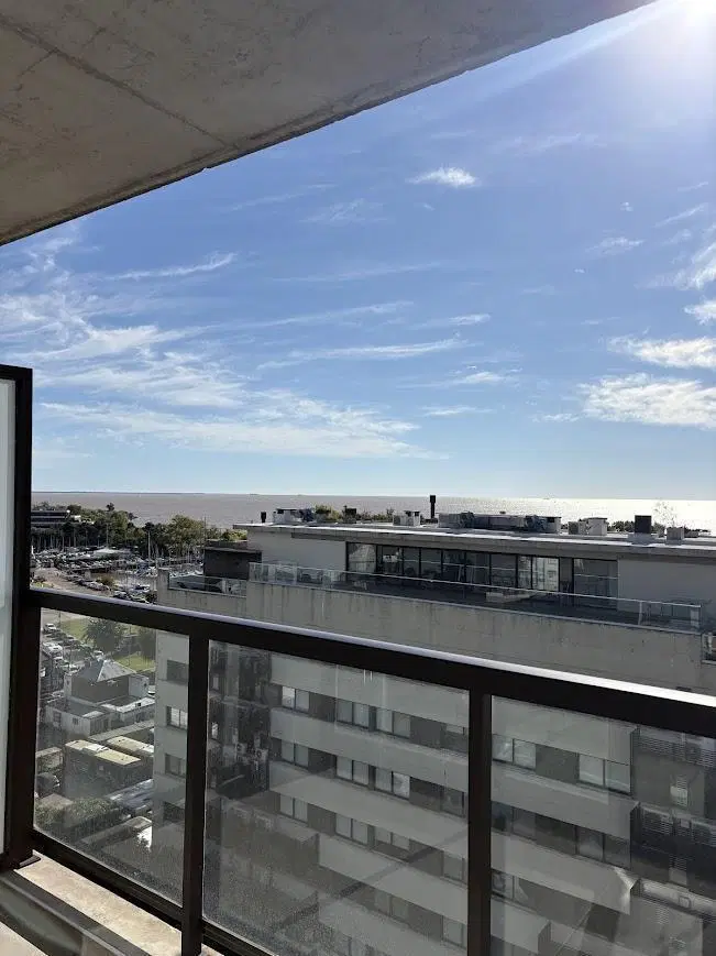 Departamento 2 ambientes con cochera en alquiler en Olivos con vista al rio 8