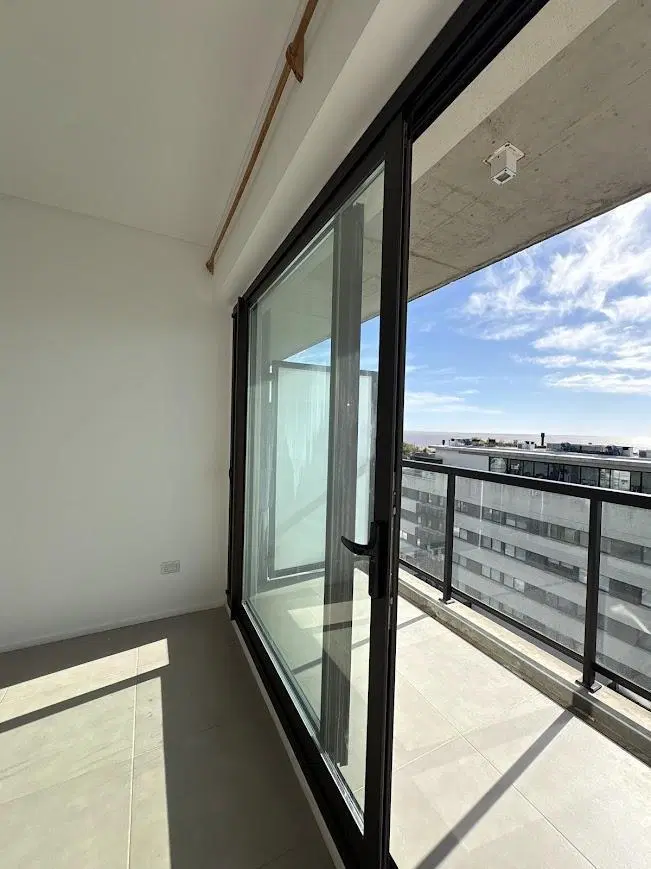 Departamento 2 ambientes con cochera en alquiler en Olivos con vista al rio 5