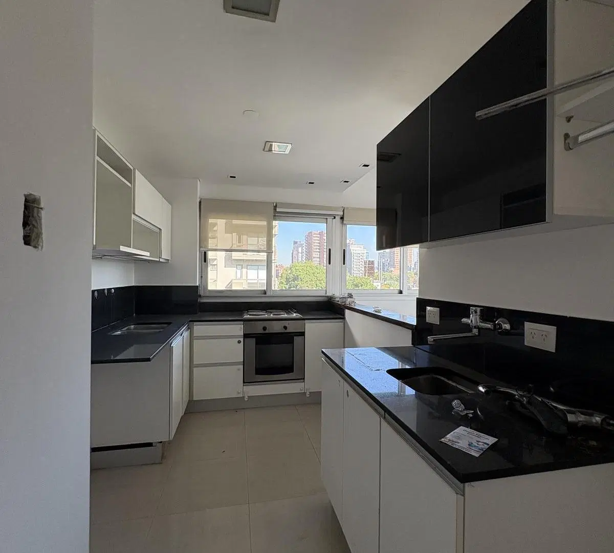Departamento 2 ambientes en venta en Olivos 2
