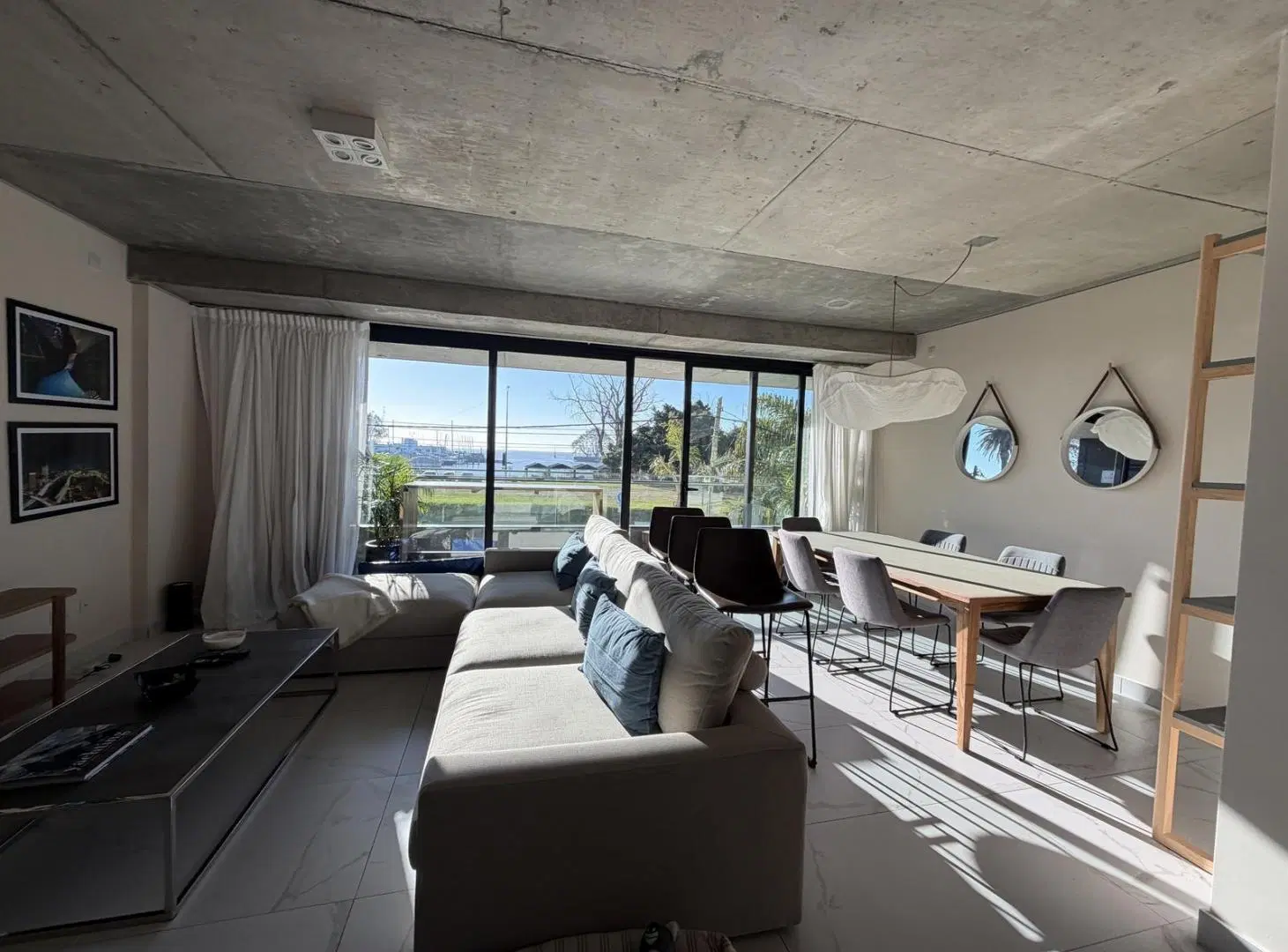 Departamento 4 ambientes en venta en Puerto de Olivos 3