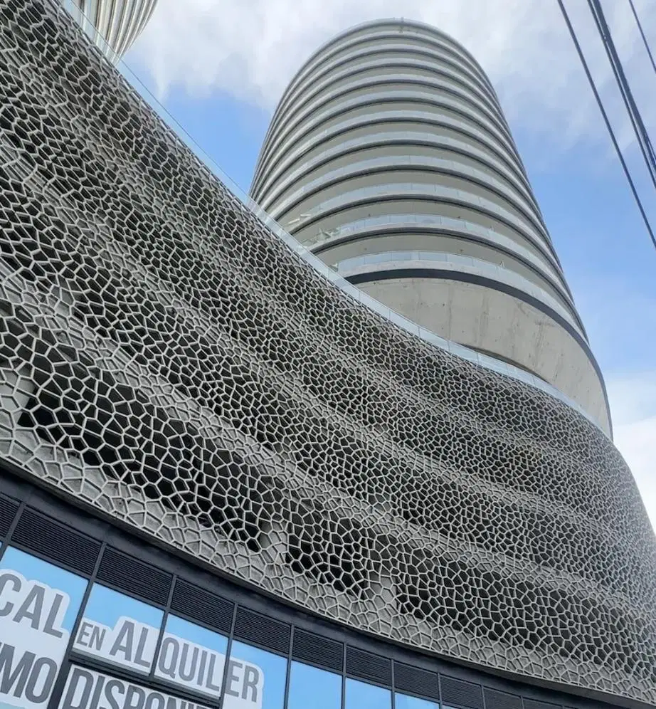 Local Gastronómico en Alquiler | Torre Infinity | Doble Altura, Gran Vidriera y Excelente Exposición 3