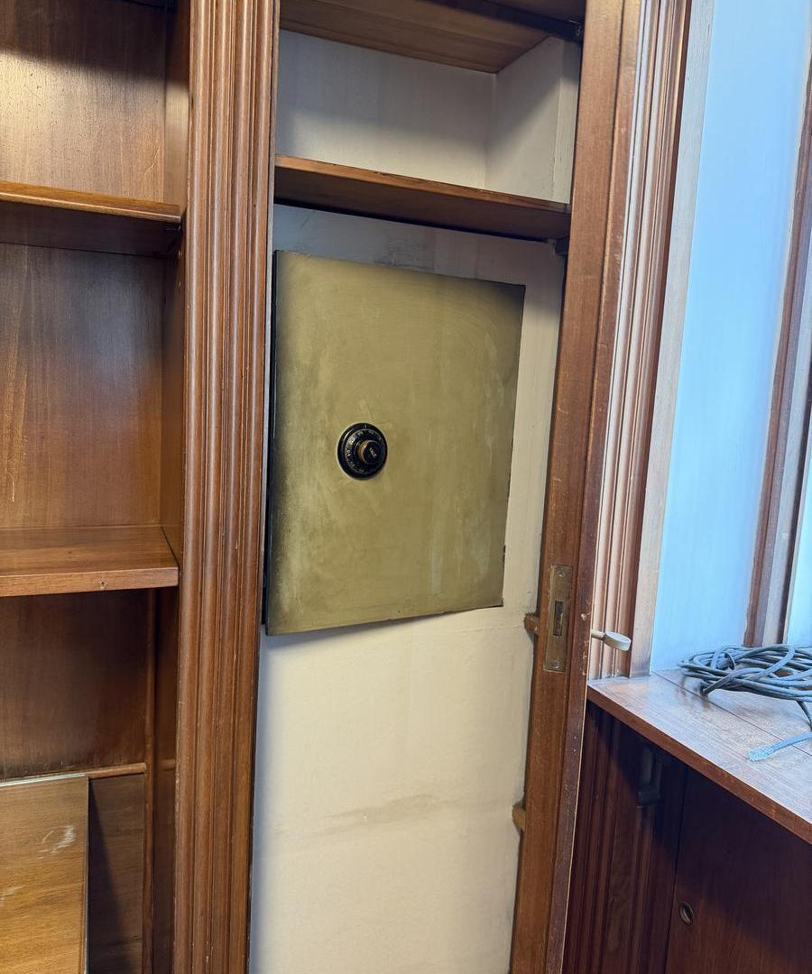 Foto de Oficina con 4 despachos en excelente estado - a 1 cuadra de Tribunales, imagen 1