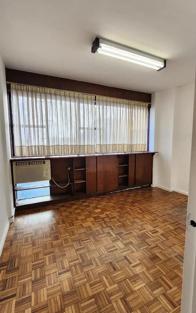 Foto de Oficina con 4 despachos en excelente estado - a 1 cuadra de Tribunales, imagen 4
