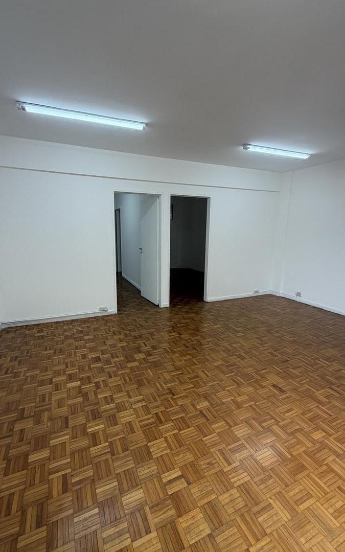 Foto de Oficina con 2 despachos en excelente estado - a 1 cuadra de Tribunales, imagen 2