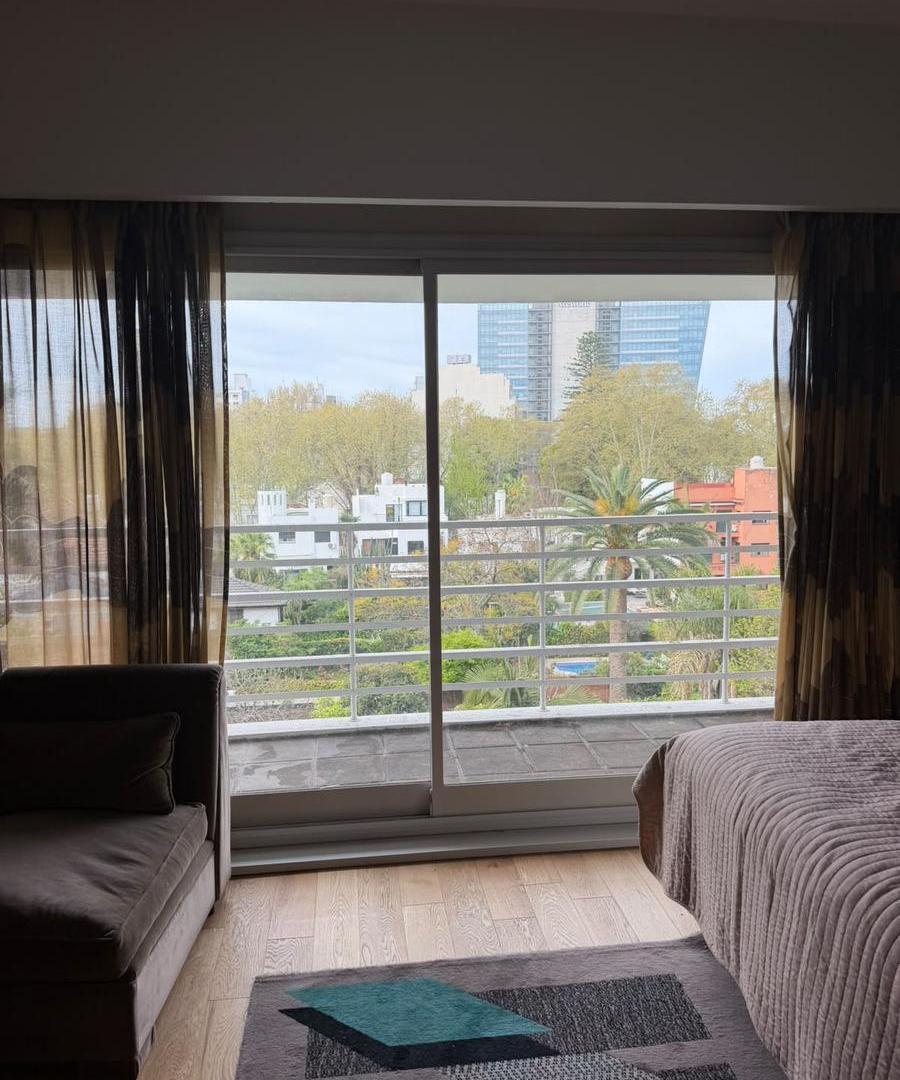 Foto de Casa 6 ambientes con cochera, pileta y jardin privado en Barrio Vicente, imagen 2