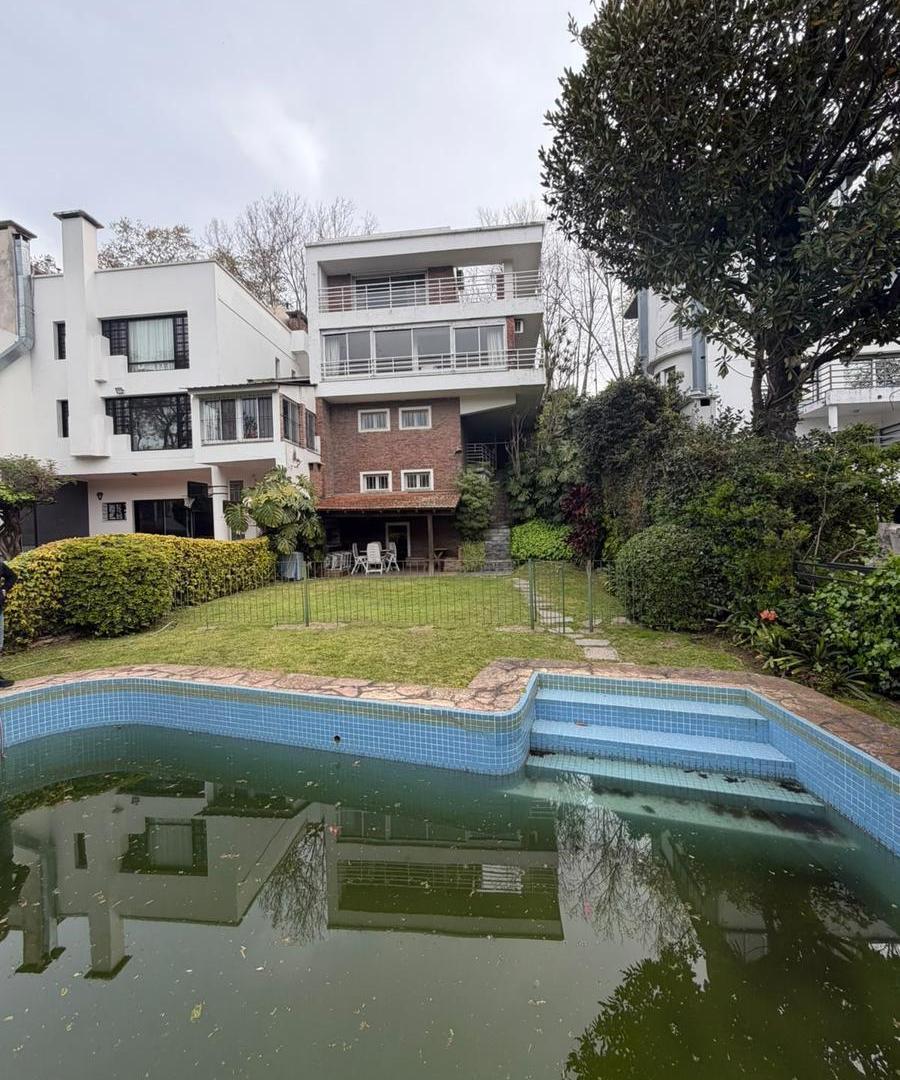 Foto de Casa 6 ambientes con cochera, pileta y jardin privado en Barrio Vicente, imagen 4