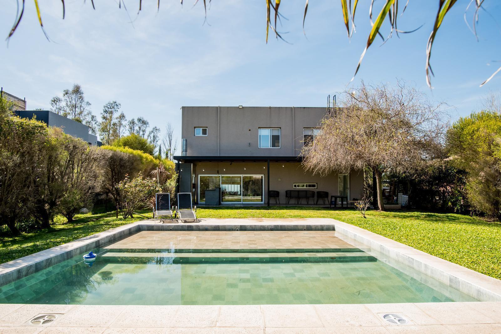 Oportunidad Casa Puerto Roldan 3 dormitorios con pileta