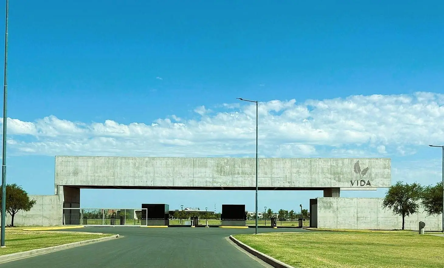 Lote Terreno Barrio Privado Vida Club de Campo 1068 m2 fondo reservorio - Funes 2