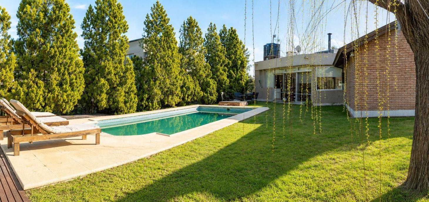 Foto de Casa de una planta 3 dormitorios pileta Puerto Roldan, imagen 2