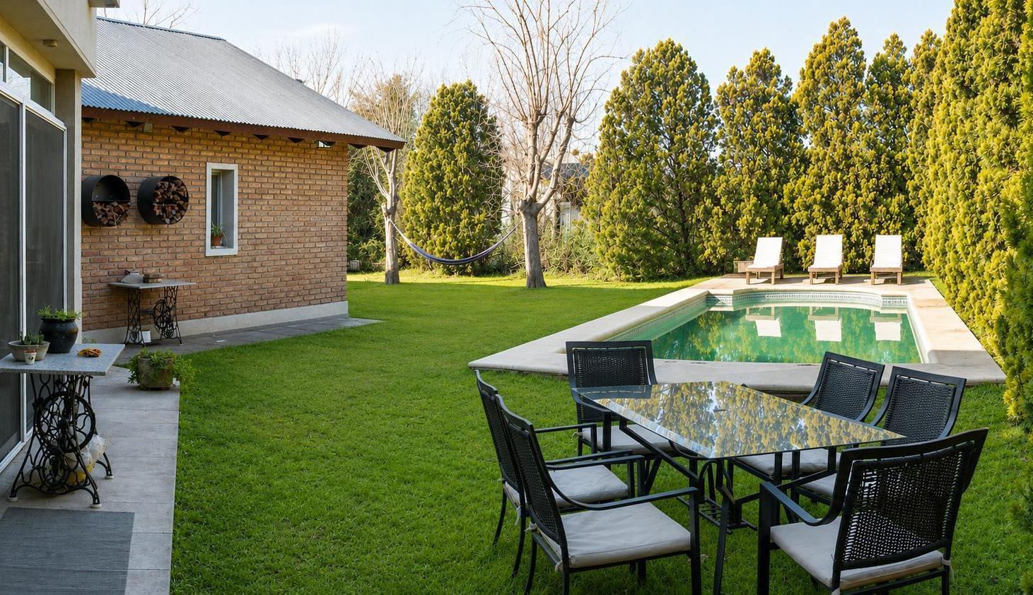 Foto de Casa de una planta 3 dormitorios pileta Puerto Roldan, imagen 1