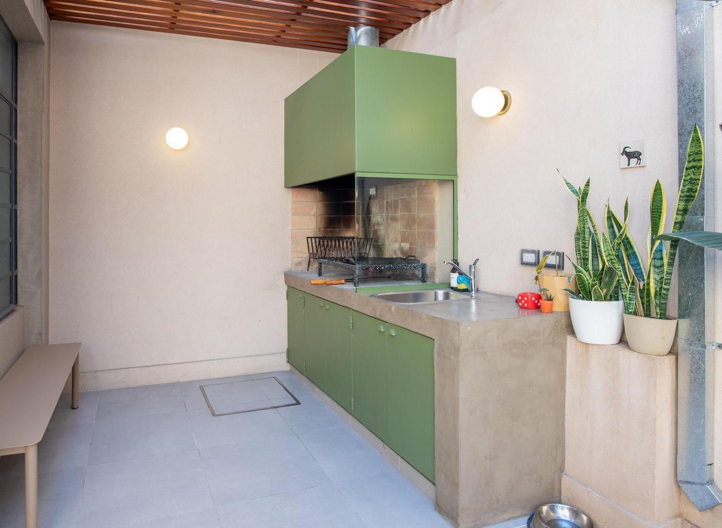 Foto de Casa de pasillo Brown y Oroño 2 dormitorios patio parrilla reciclada, imagen 2