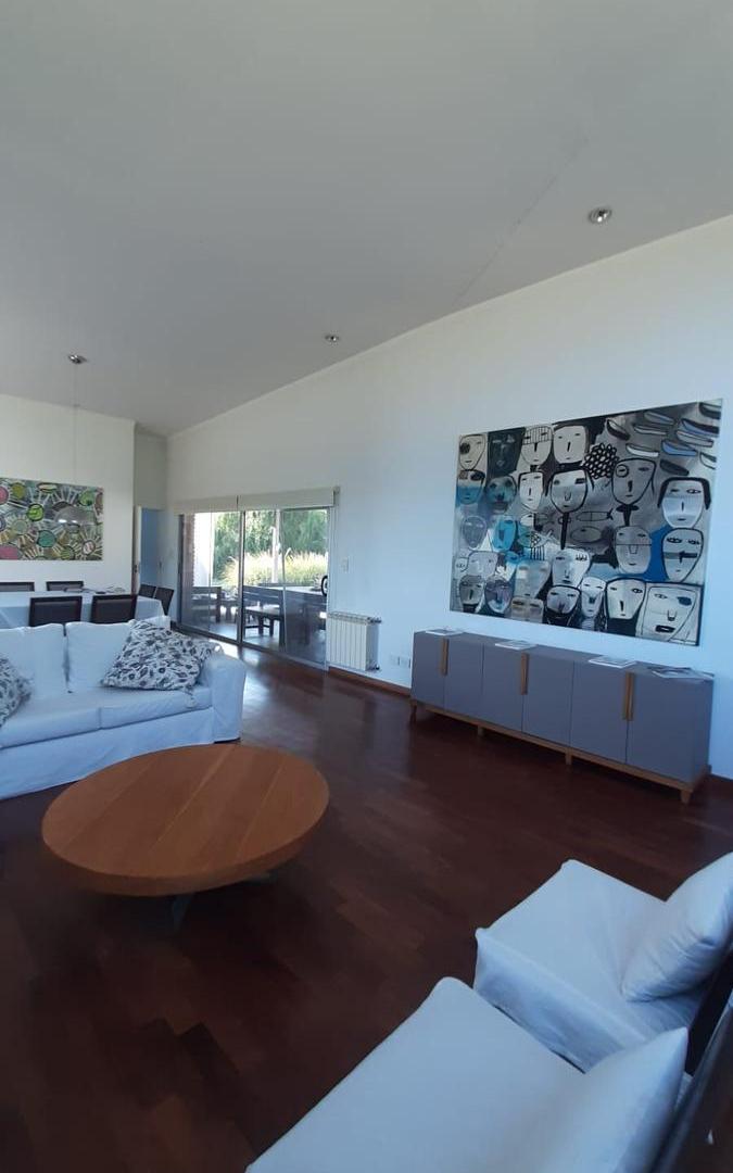 Foto de Casa 3 dormitorios Puerto Roldan con pileta, imagen 5