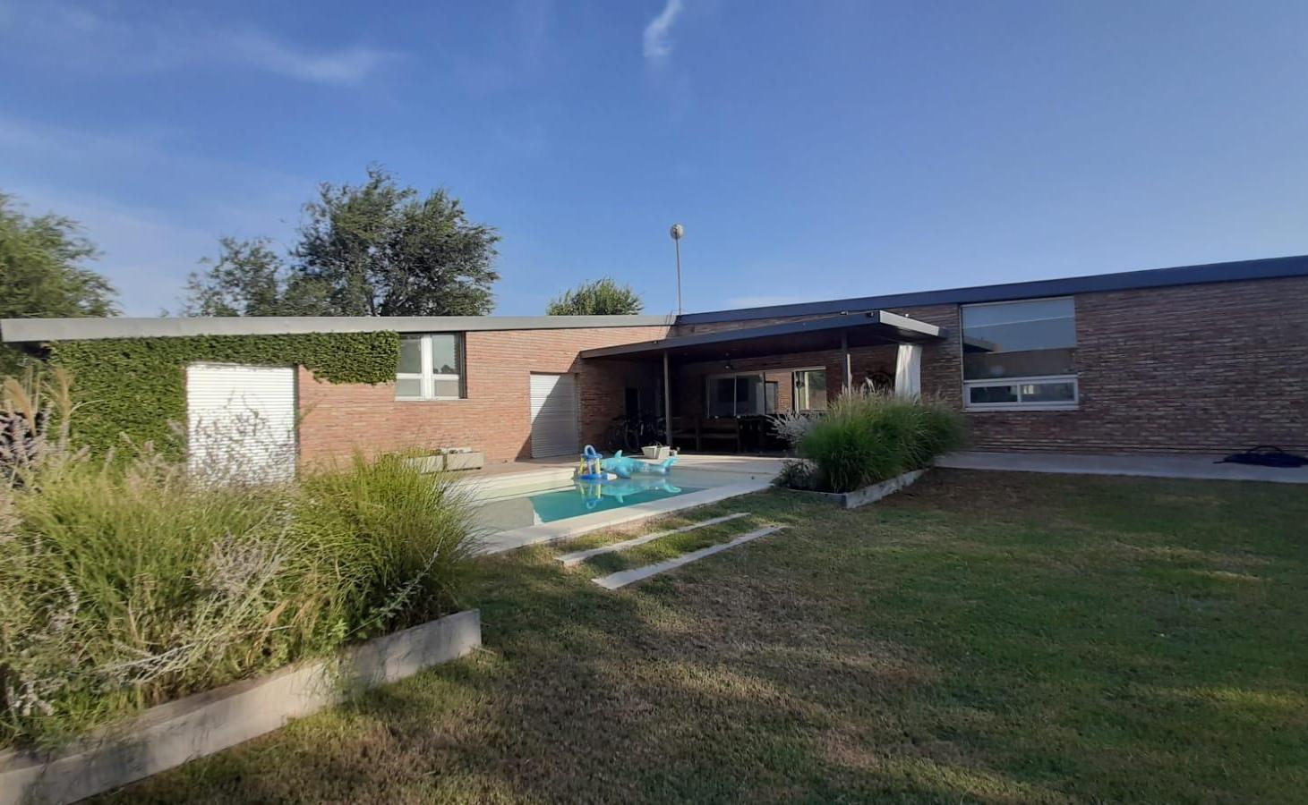 Foto de Casa 3 dormitorios Puerto Roldan con pileta, imagen 3