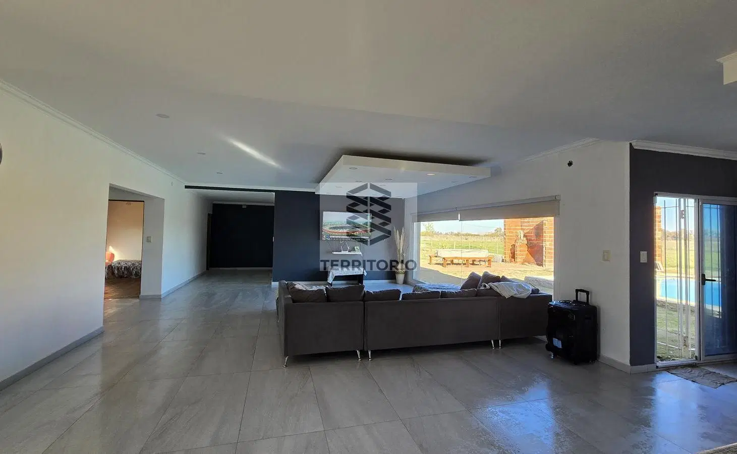 Casa nueva sobre lote 2.000 m², pileta y vista al campo 3