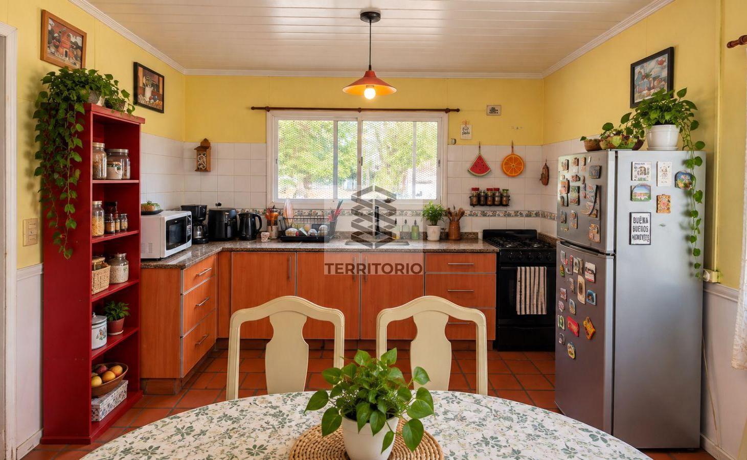 Foto de Casa en venta en Cañuelas Urbano con pileta, imagen 1
