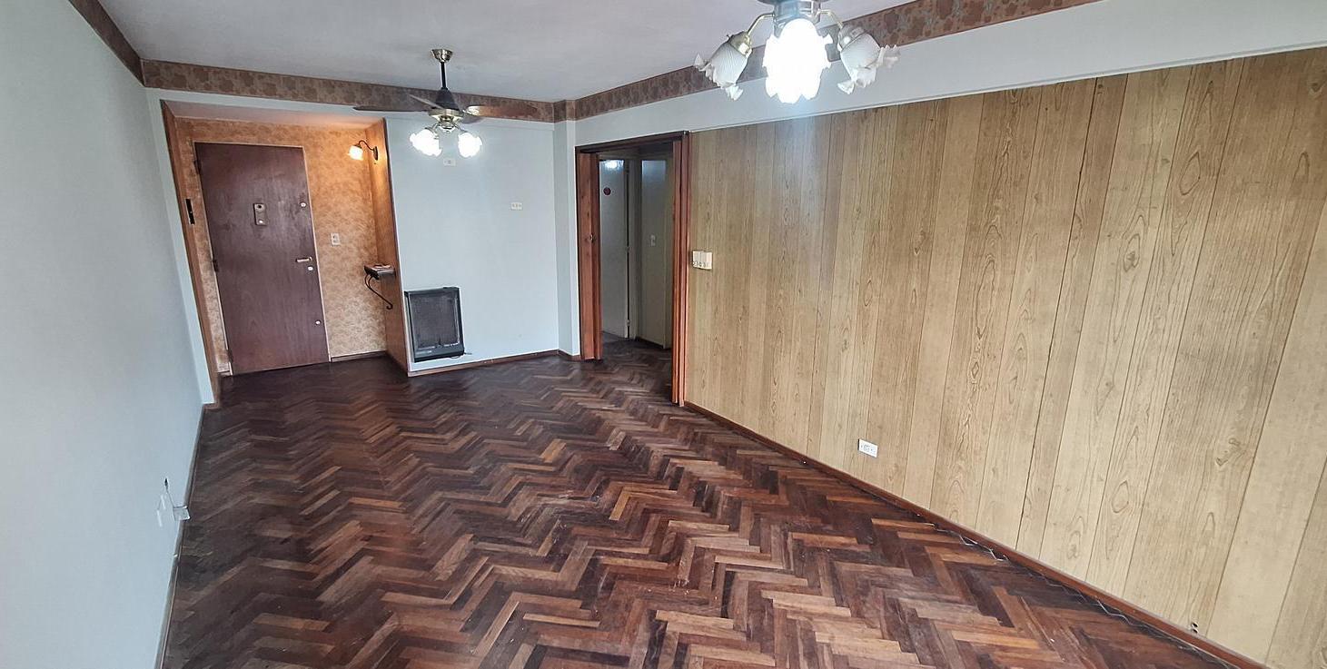 Foto de Departamento semi piso al frente, tres dormitorios., imagen 4