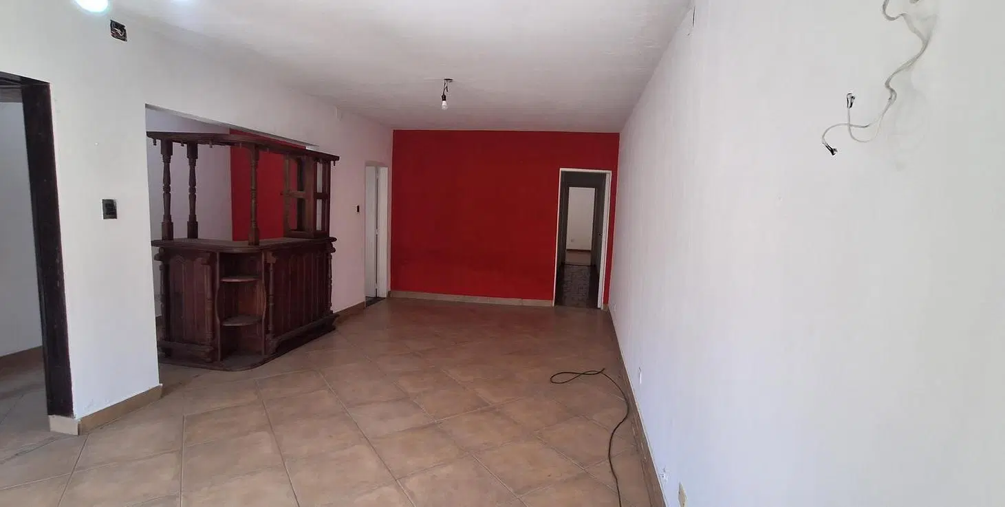 Casa en venta, dos dormitorios, cochera y patio. 2