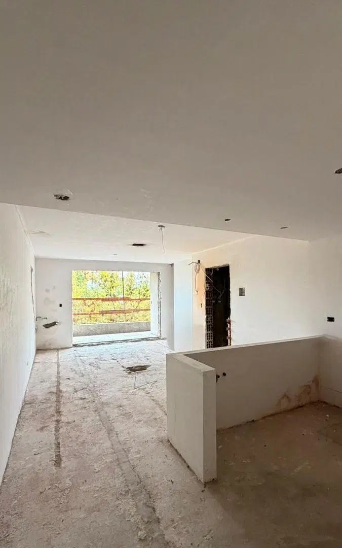 Departamento en venta, semi piso un dormitorio. En construcción. 2
