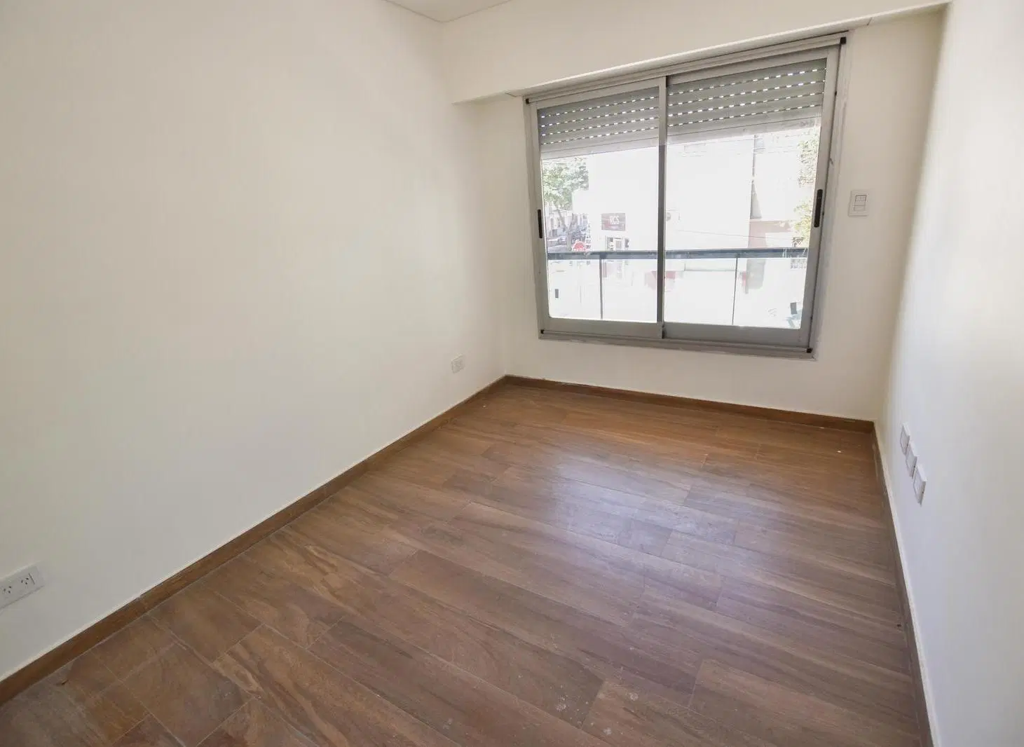 Departamento en Venta, dos dormitorios con patio exclusivo. Echesortu. 3