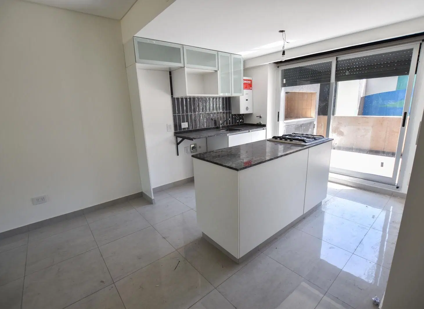 Departamento en Venta, dos dormitorios con patio exclusivo. Echesortu. 2
