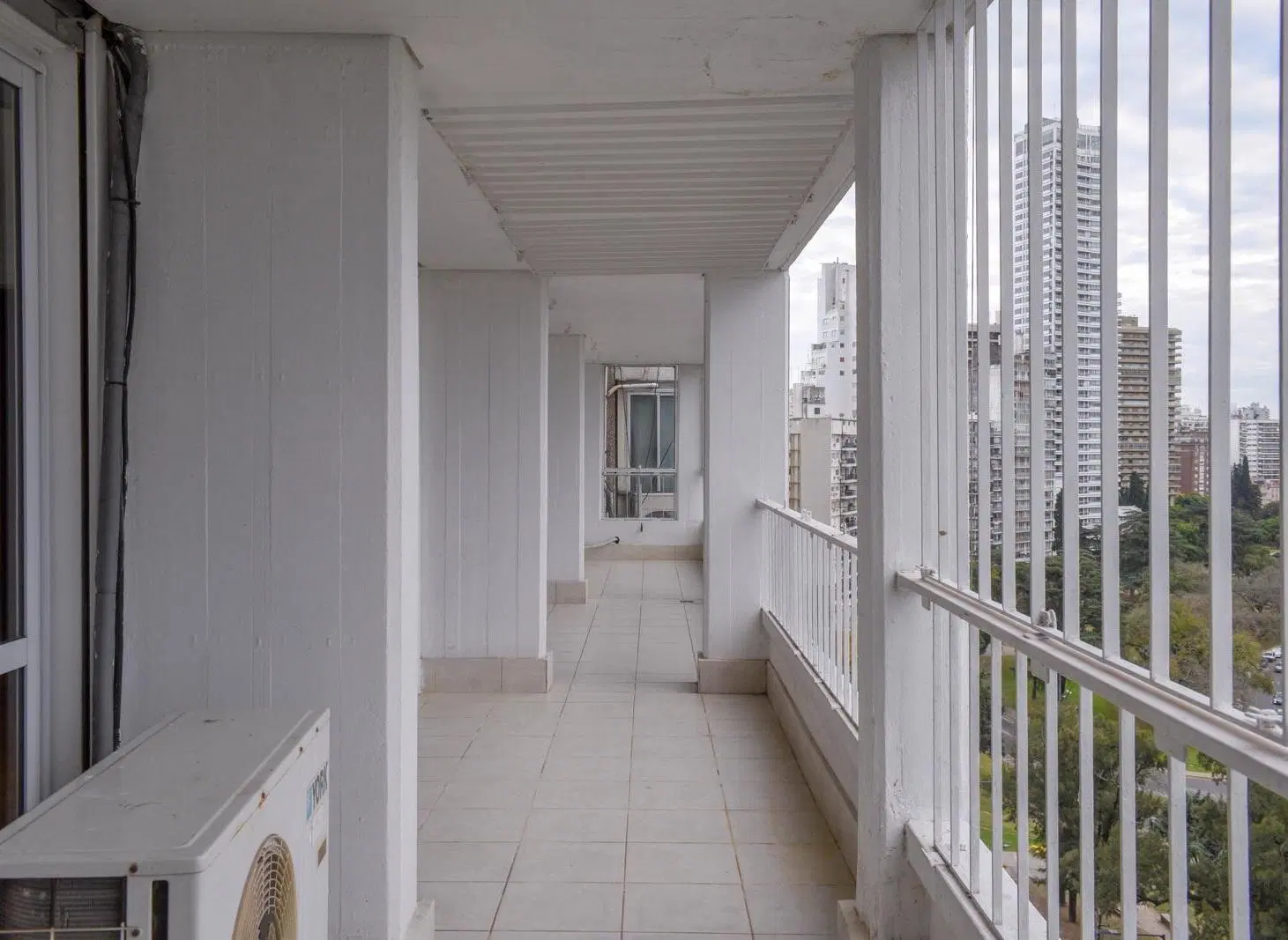 Venta Dúplex de 3 Dorm.   comodín con Vista Franca Al Rio con Cochera y Baulera Barrio Martin 5