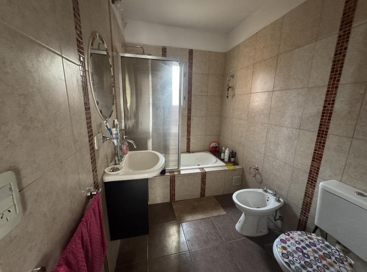 Foto de VENTA CASA 2 DORMITORIOS + PILETA + PARRILLERO + PLAYROOM, imagen 4