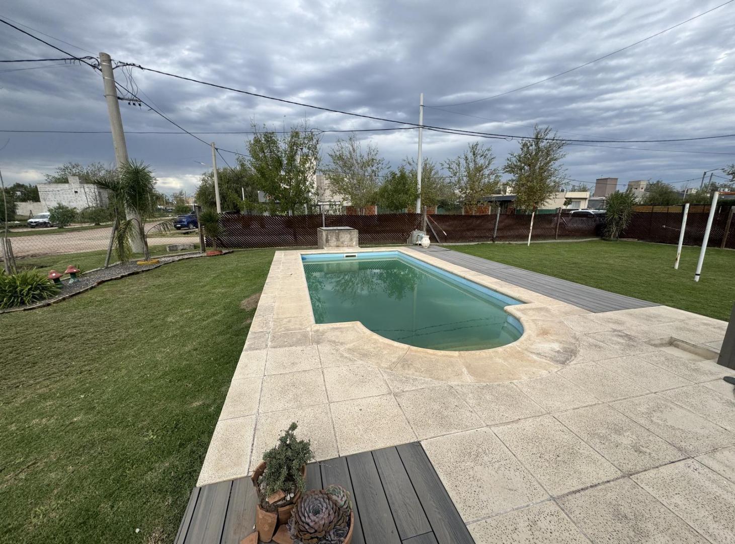 Foto de VENTA CASA 2 DORMITORIOS + PILETA + PARRILLERO + PLAYROOM, imagen 3