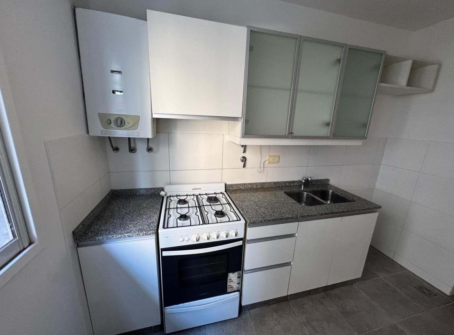 Foto de DEPARTAMENTO 2 DORMITORIO ALEM 1333, imagen 2
