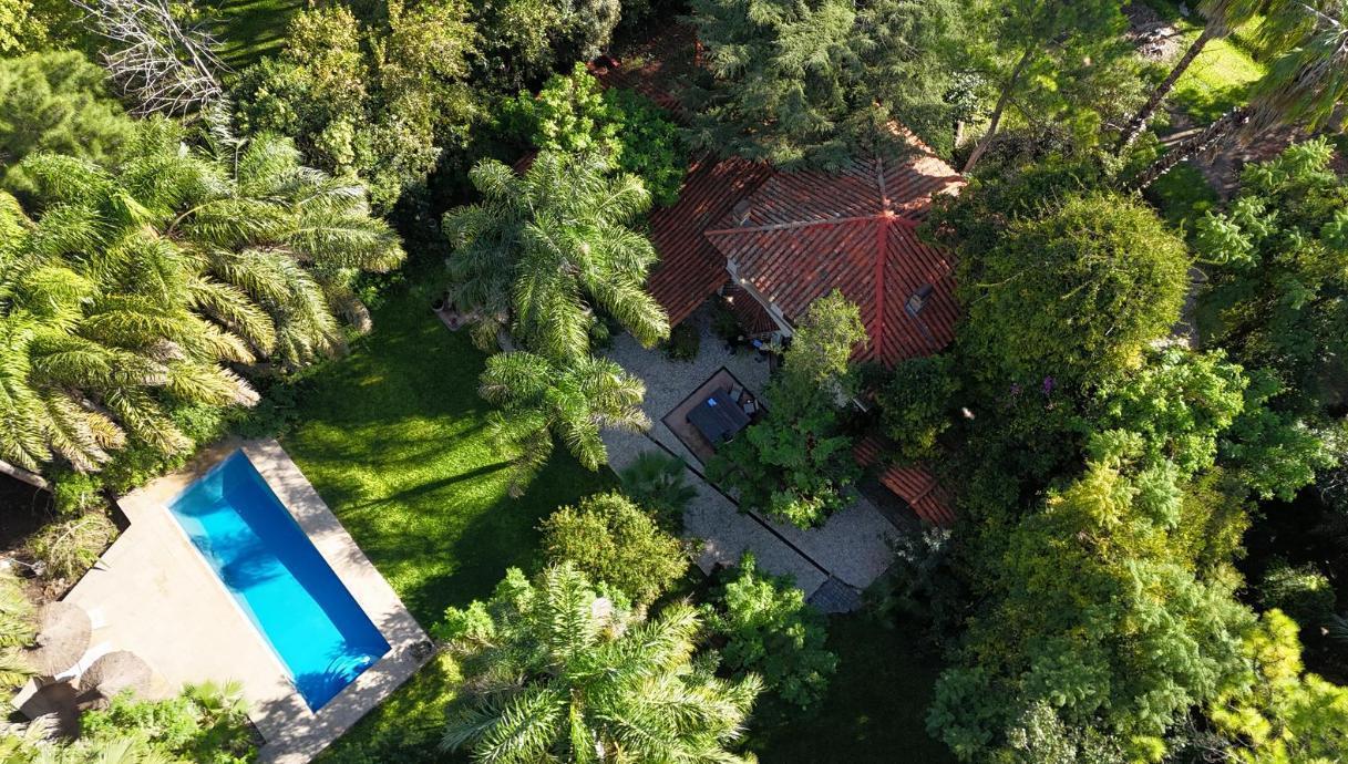 Foto de CASA DE 4 DORMITORIOS Y 4 BAÑOS EN VENTA en SERREZUELA y COLECTORA DE, imagen 2
