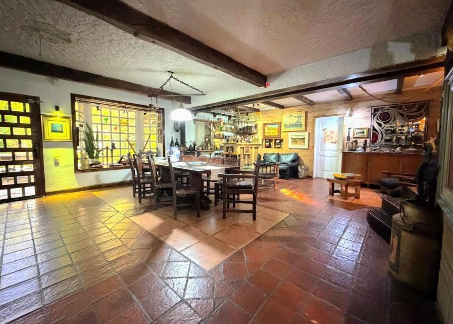 Foto de CASA DE 4 DORMITORIOS Y 4 BAÑOS EN VENTA en SERREZUELA y COLECTORA DE, imagen 3