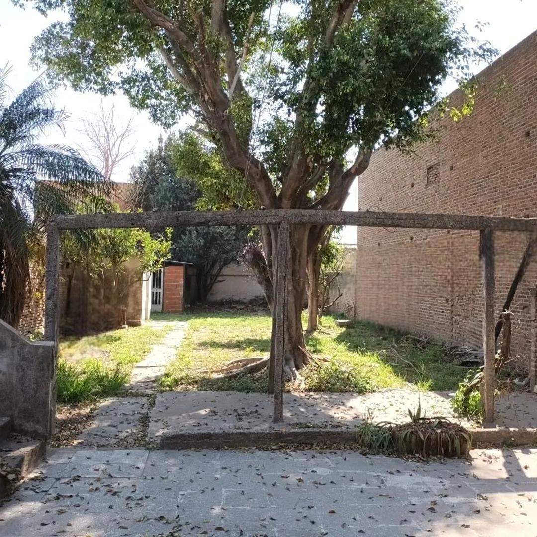 Foto de En Venta 2 Locales, casa 2 dormitorios arriba y terreno al fondo, imagen 5