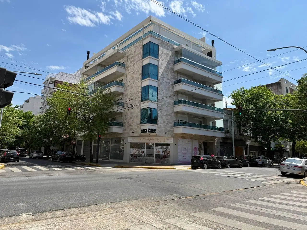 VILLA DEVOTO. ESPECTACULAR LOCAL COMERCIAL EN ESQUINA 78m² 1