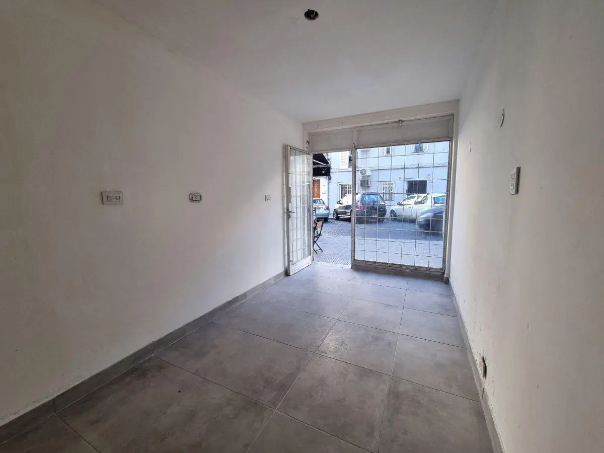 Local comercial / oficina en alquiler de 12m2 en Maipu 500 3