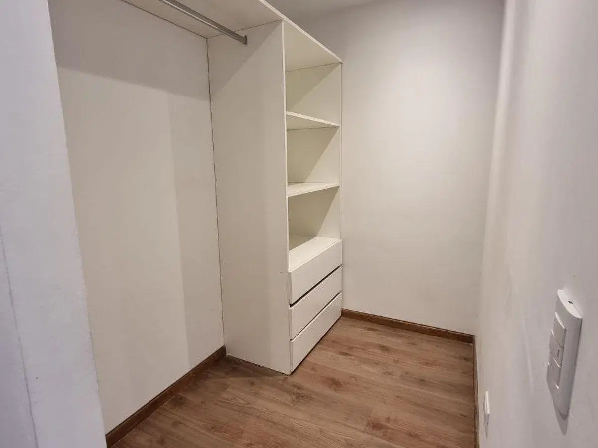 Monoambiente amplio en alquiler Callao 1500 3