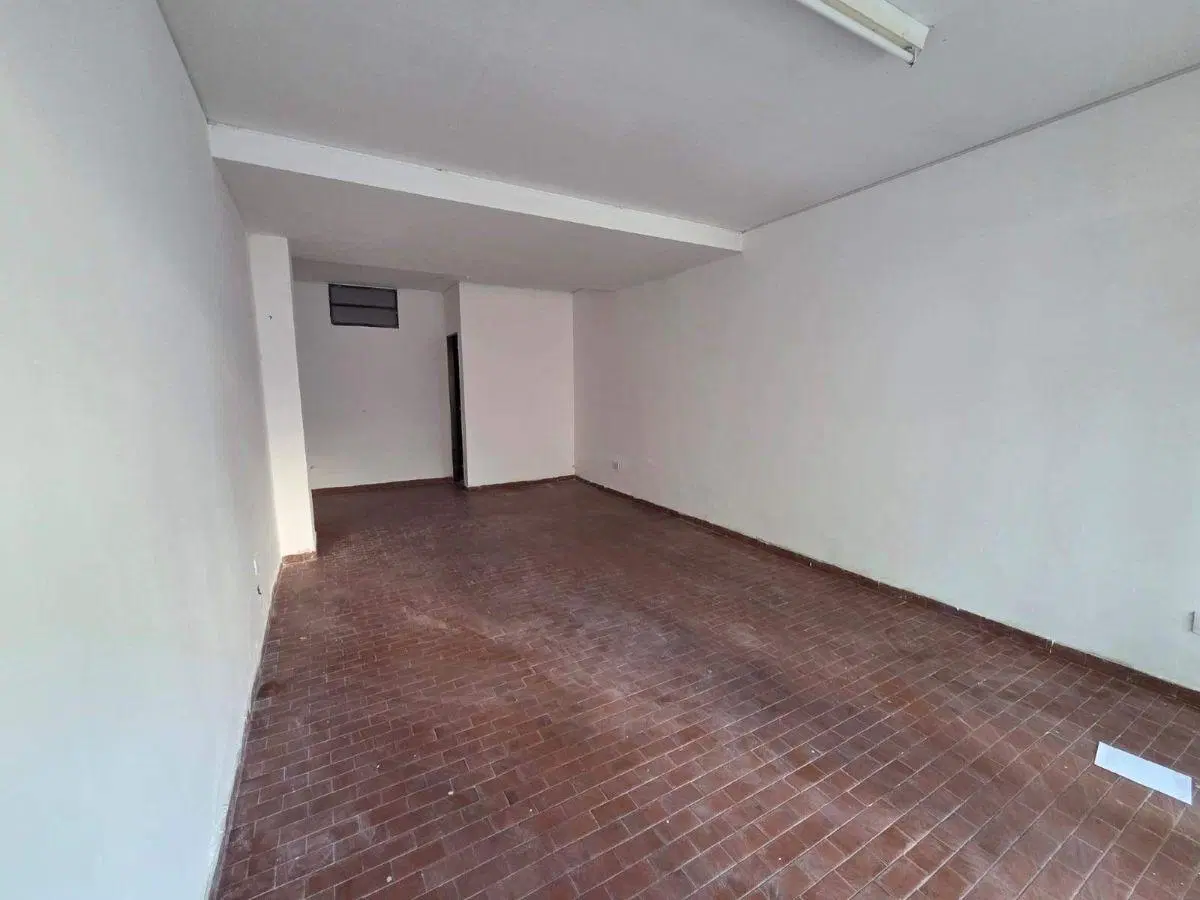 Alquiler Cochabamba 1500 Local 27m2 con baño 8