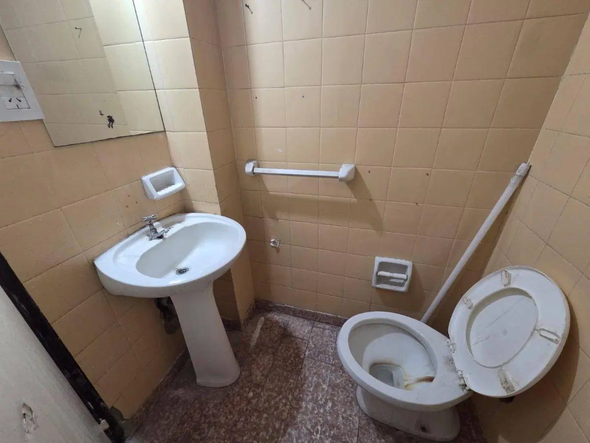 Alquiler Cochabamba 1500 Local 27m2 con baño 4