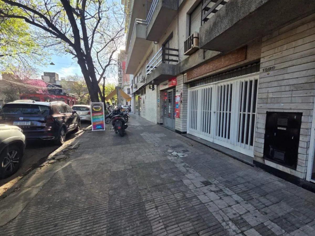 Alquiler Cochabamba 1500 Local 27m2 con baño 3