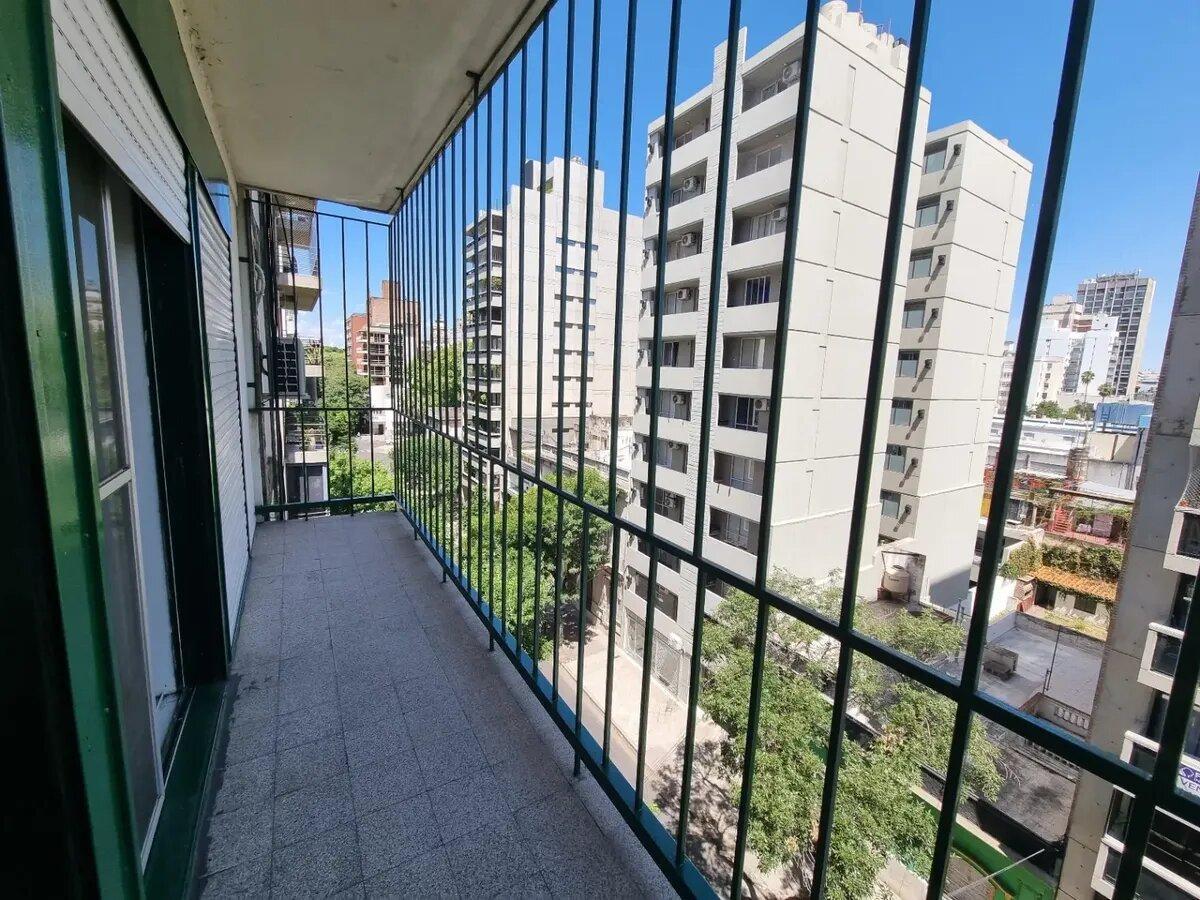 Foto de Departamento En Venta De 2 Dormitorios Santa Fe Y Alvear, imagen 2