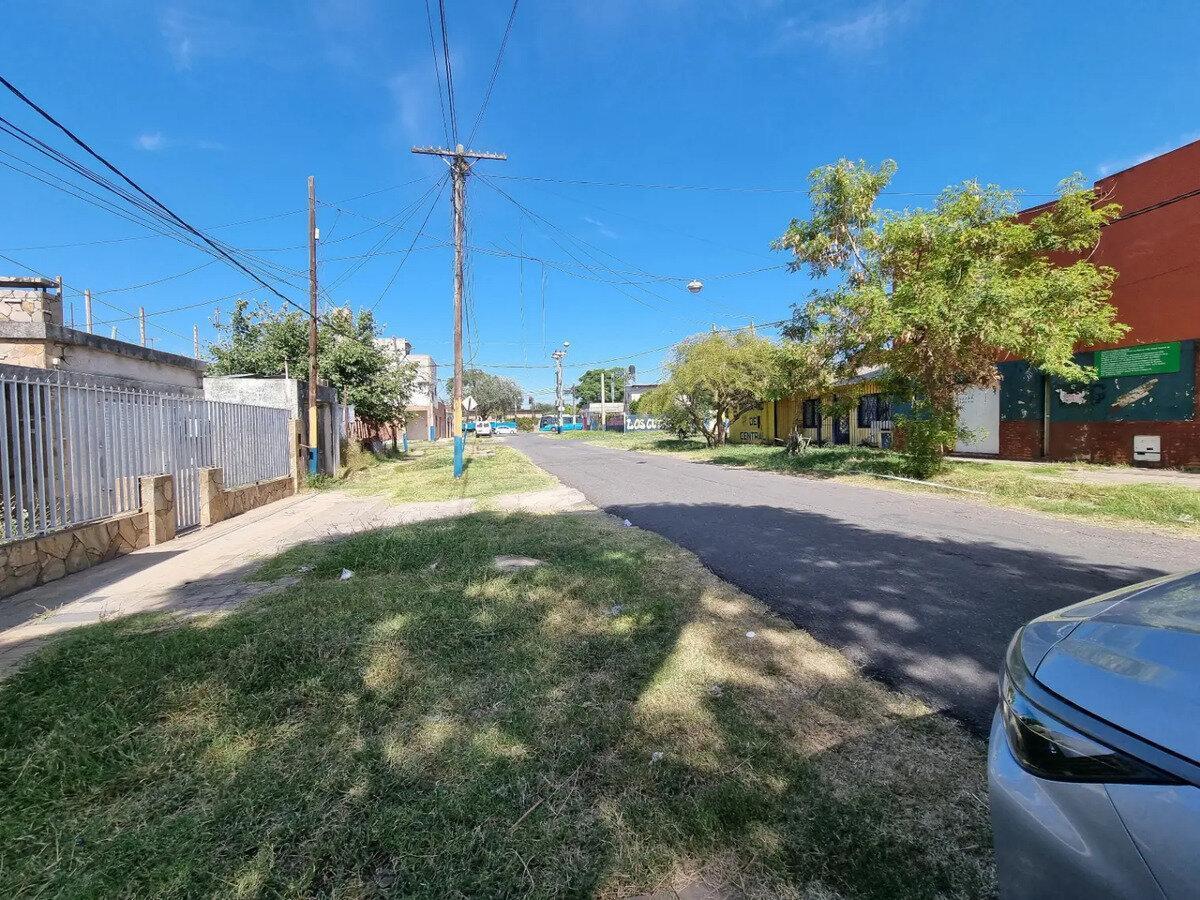Foto de Terreno En Venta De 191m2 Ubicado En Alzugaray 900 Barrio Irigoyen, imagen 2