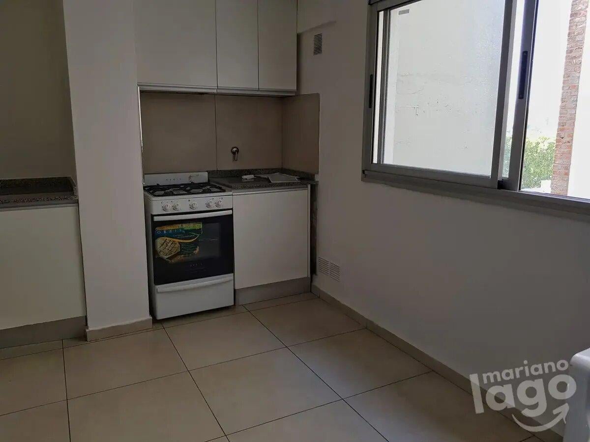 Foto de Departamento 2 dormitorios con cochera en Ov Lagos 1400, imagen 3