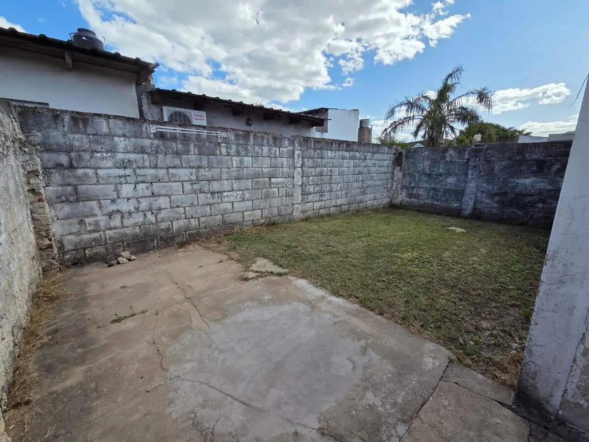 Casa Interna 2 Dormitorios En Venta En Boman 3200 (Francia Y Lamadrid)