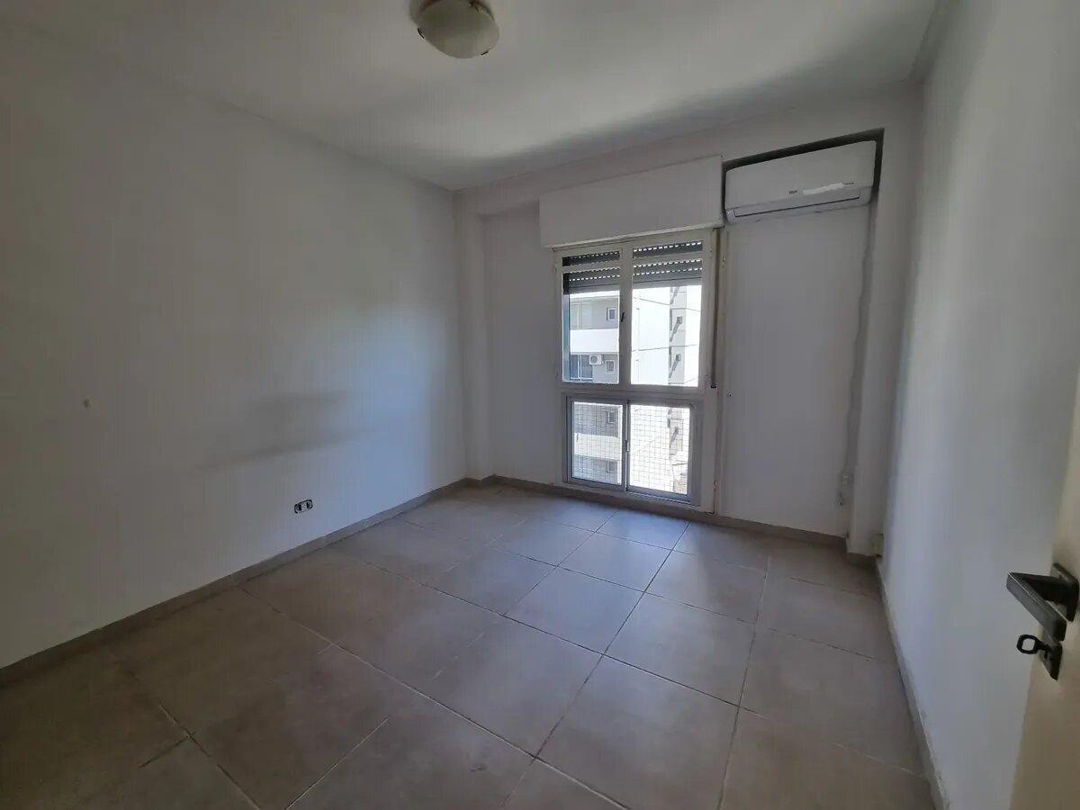 Foto de Departamento En Venta De 2 Dormitorios C/ Cochera Santa Fe Y Alvear, imagen 3
