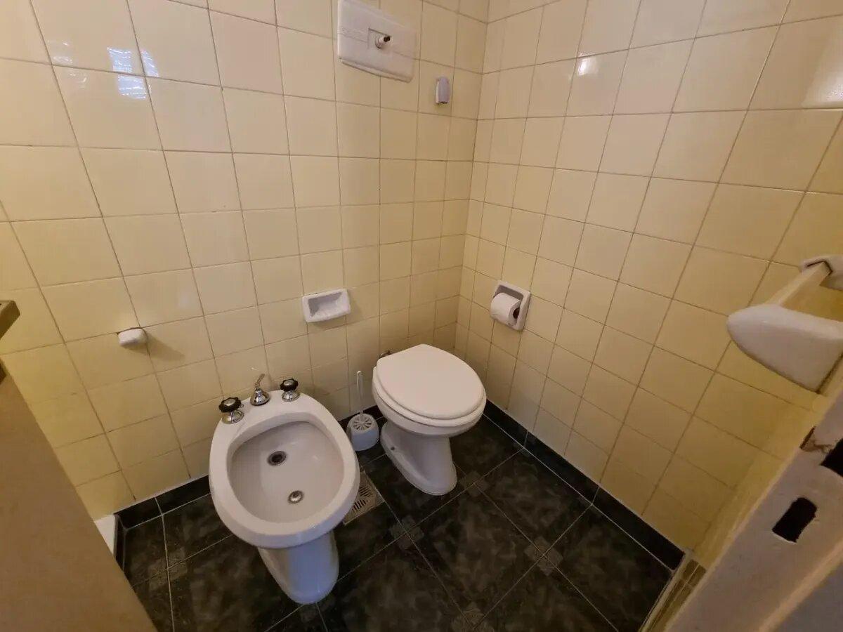 Foto de Departamento En Venta De 2 Dormitorios C/ Cochera Santa Fe Y Alvear, imagen 2